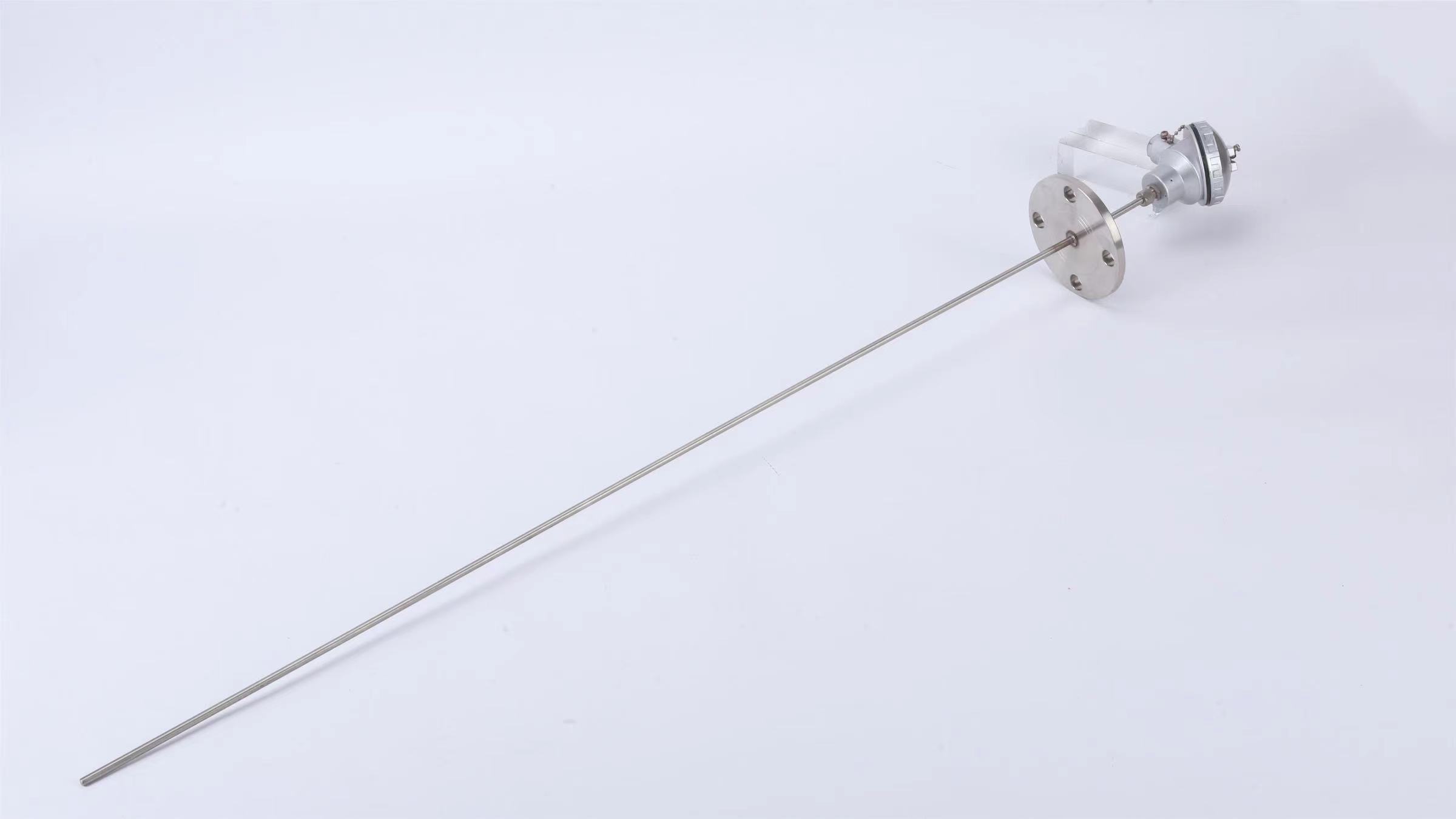 431式(shi)铠裝鉑铑(lǎo)熱電偶